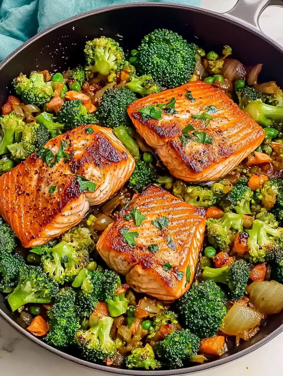 One-Skillet Garlicky Salmon & Broccoli
