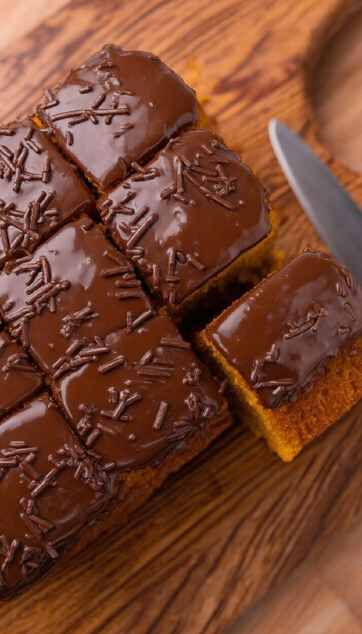 Brazilian Carrot Cake with Chocolate Glaze 120 Brazilian Carrot Cake with Chocolate Glaze