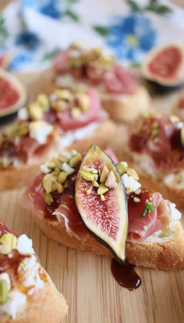 Fig and Prosciutto Crostini 60 Fig and Prosciutto Crostini